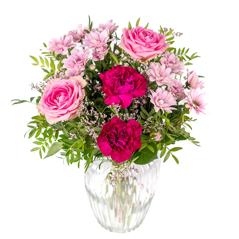 Ramo romântico, rosas vermelhas e flores de amor